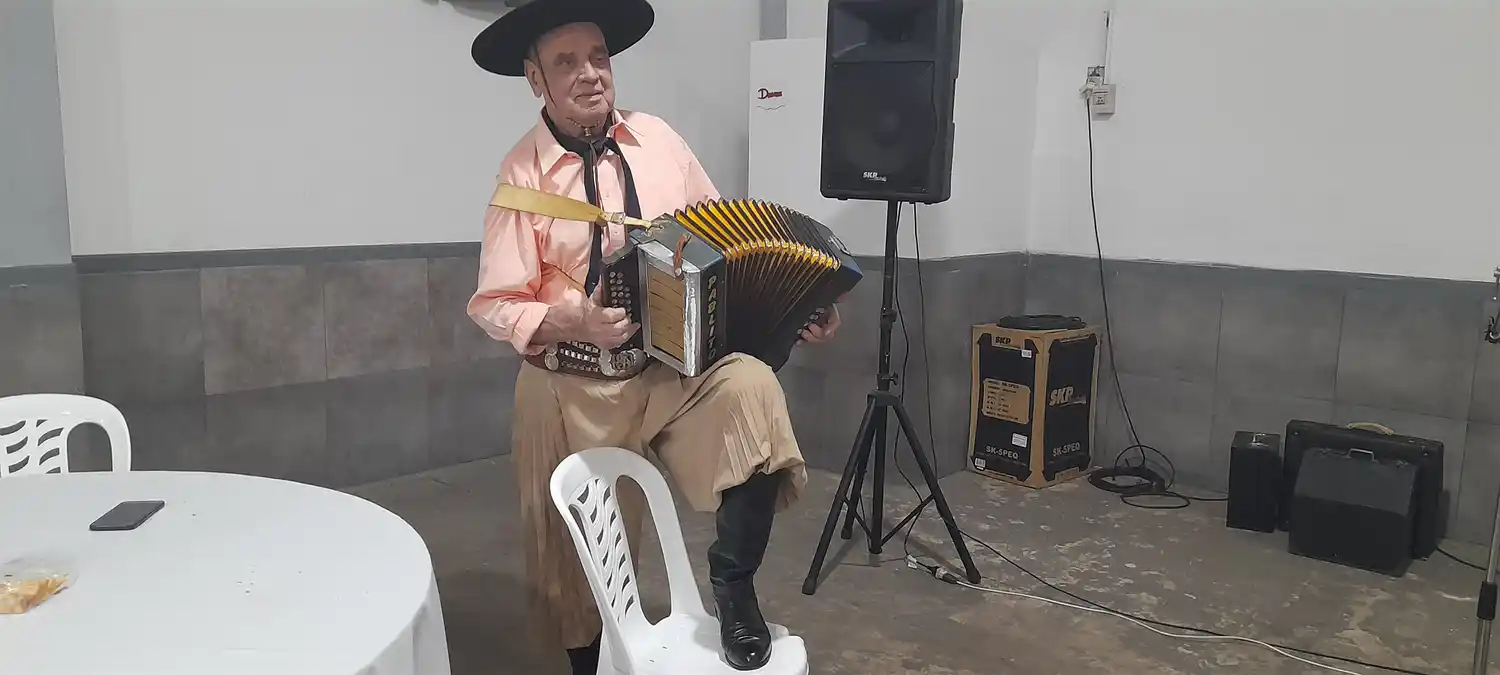 Realizaron homenaje a Pablo Navoni por su trayectoria artística y cultural