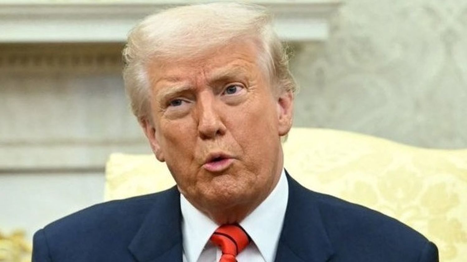 TRUMP a la CARGA: amenaza con aranceles de 10% a quien apoye a los BRICS
