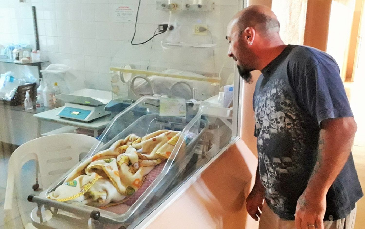 Una operadora del Hospital guió un parto domiciliario por teléfono