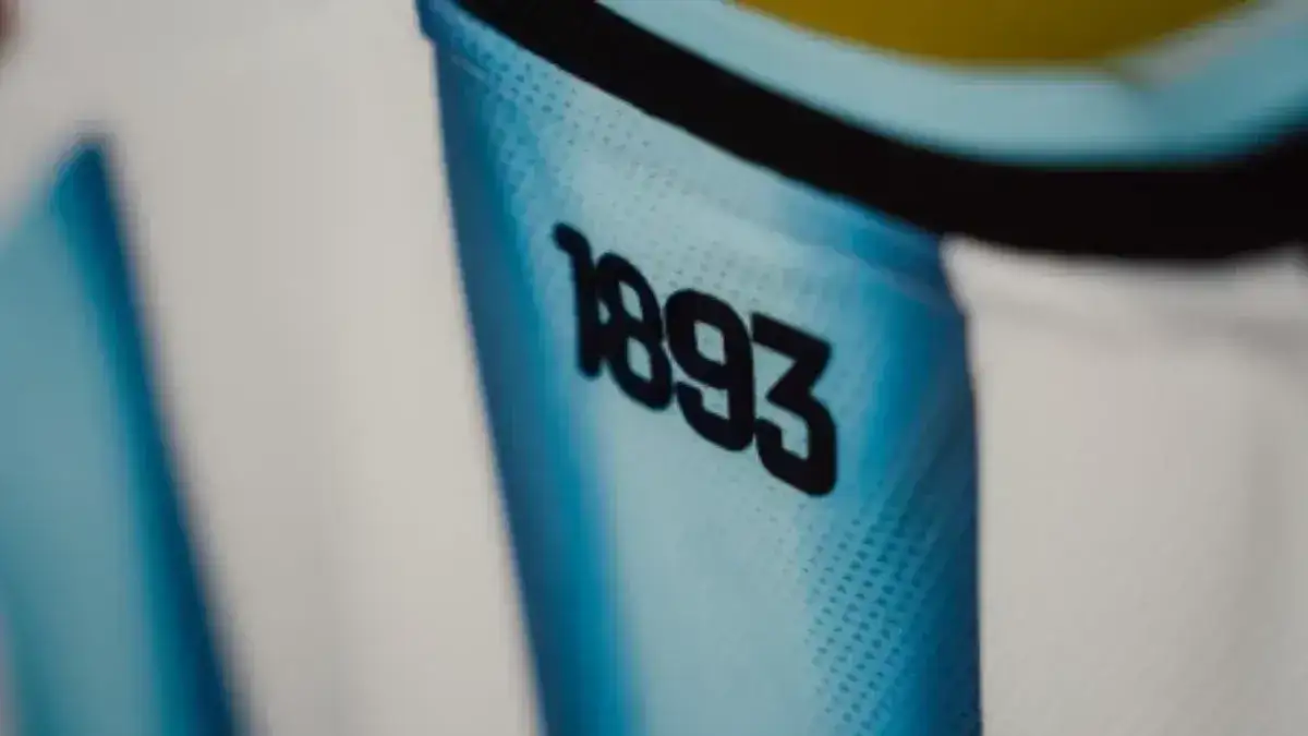 "1893” que aparece en la camiseta de la Selección argentina - 1
