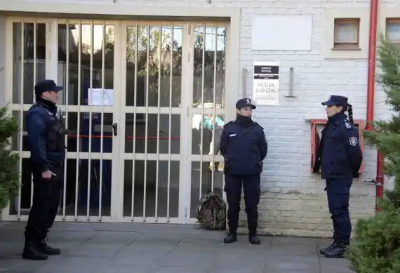 Condena para un hombre que violentó a su exmujer y se resistió de la policía a botellazos