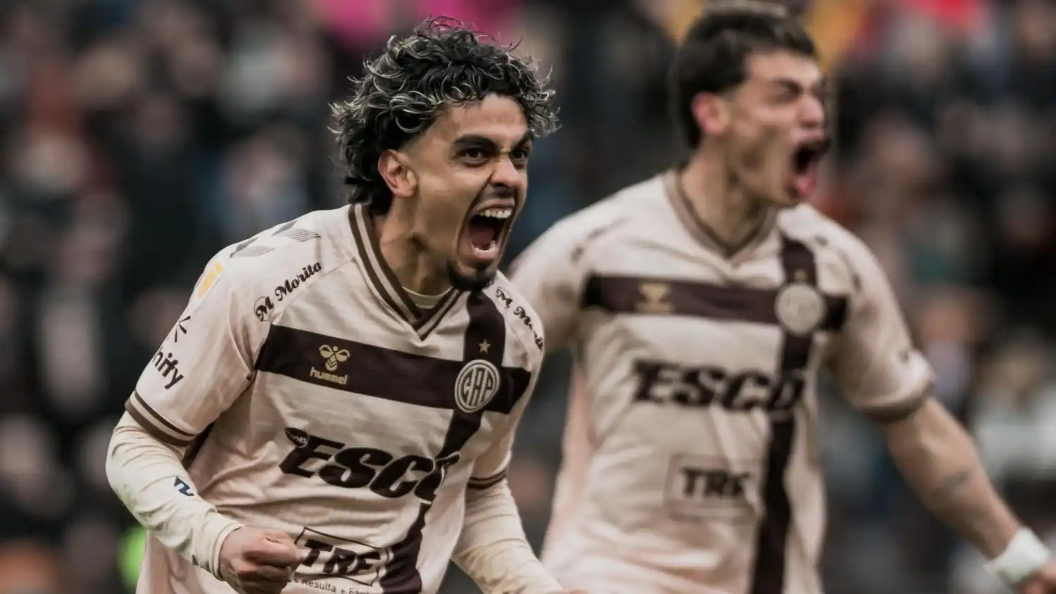 Martínez fue autor de los goles de Platense.
