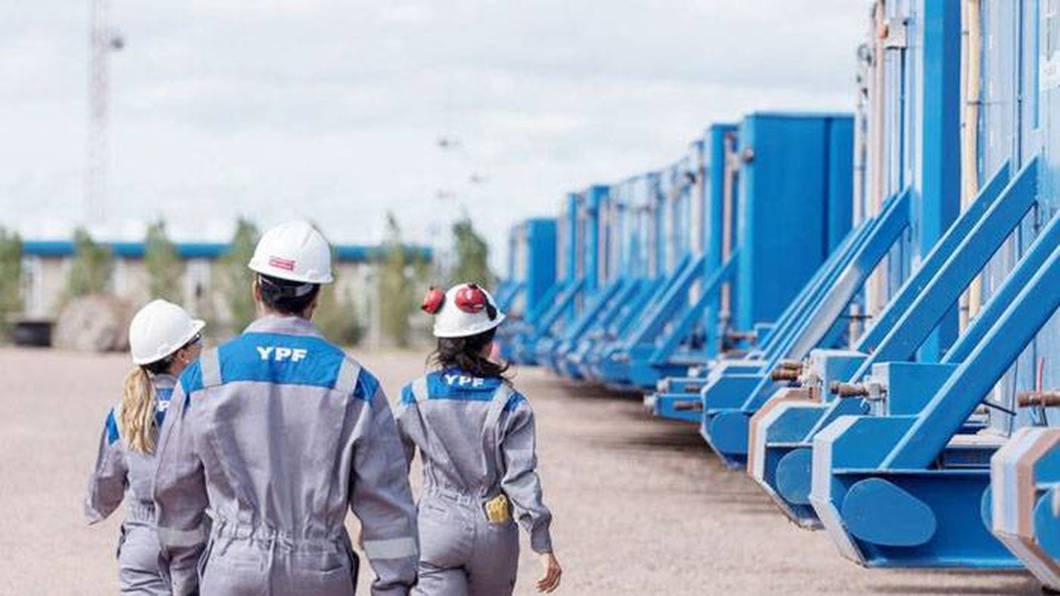 YPF prevé que no podrá pagar y reestructura deuda por u$s 1.000 millones