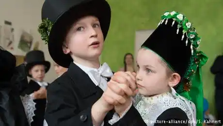 Se celebró ayer la “Boda de los pájaros” en Sajonia