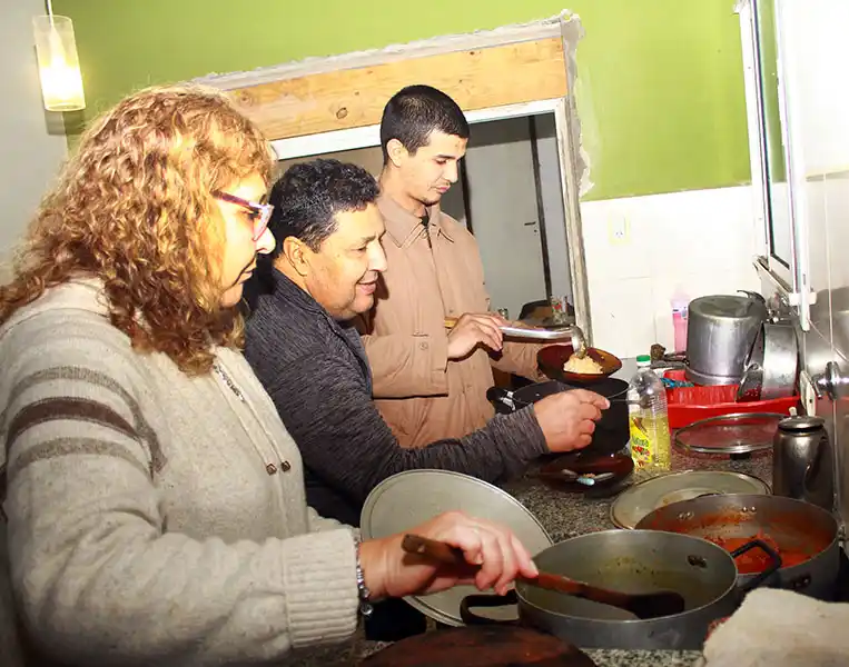 Más de 300 familias reciben ayuda de Cáritas