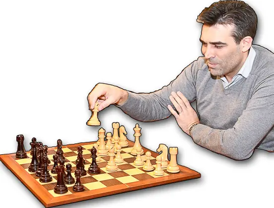López mueve sus piezas