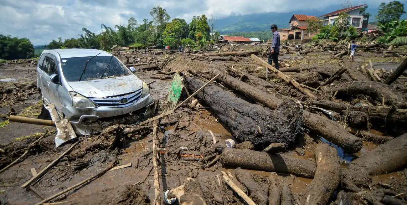Destrozos en Agam, Sumatra Occidental, Indonesia. Crédito: Antara Foto/Iggo El Fitra