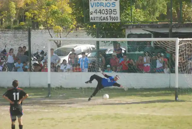 Pueblo Nuevo ganó y quedó como único puntero