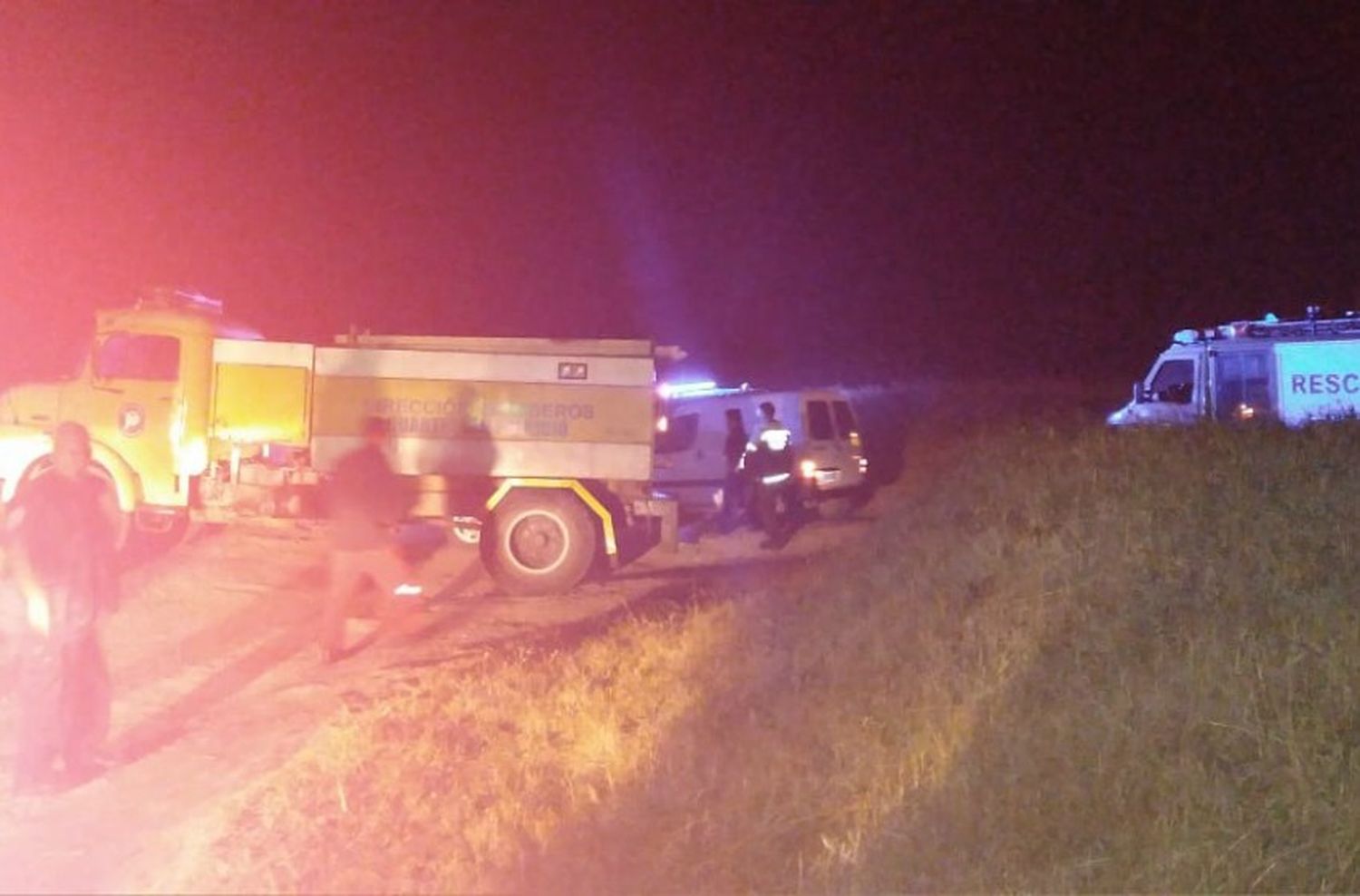Rescataron a una mujer que cayó por un acantilado