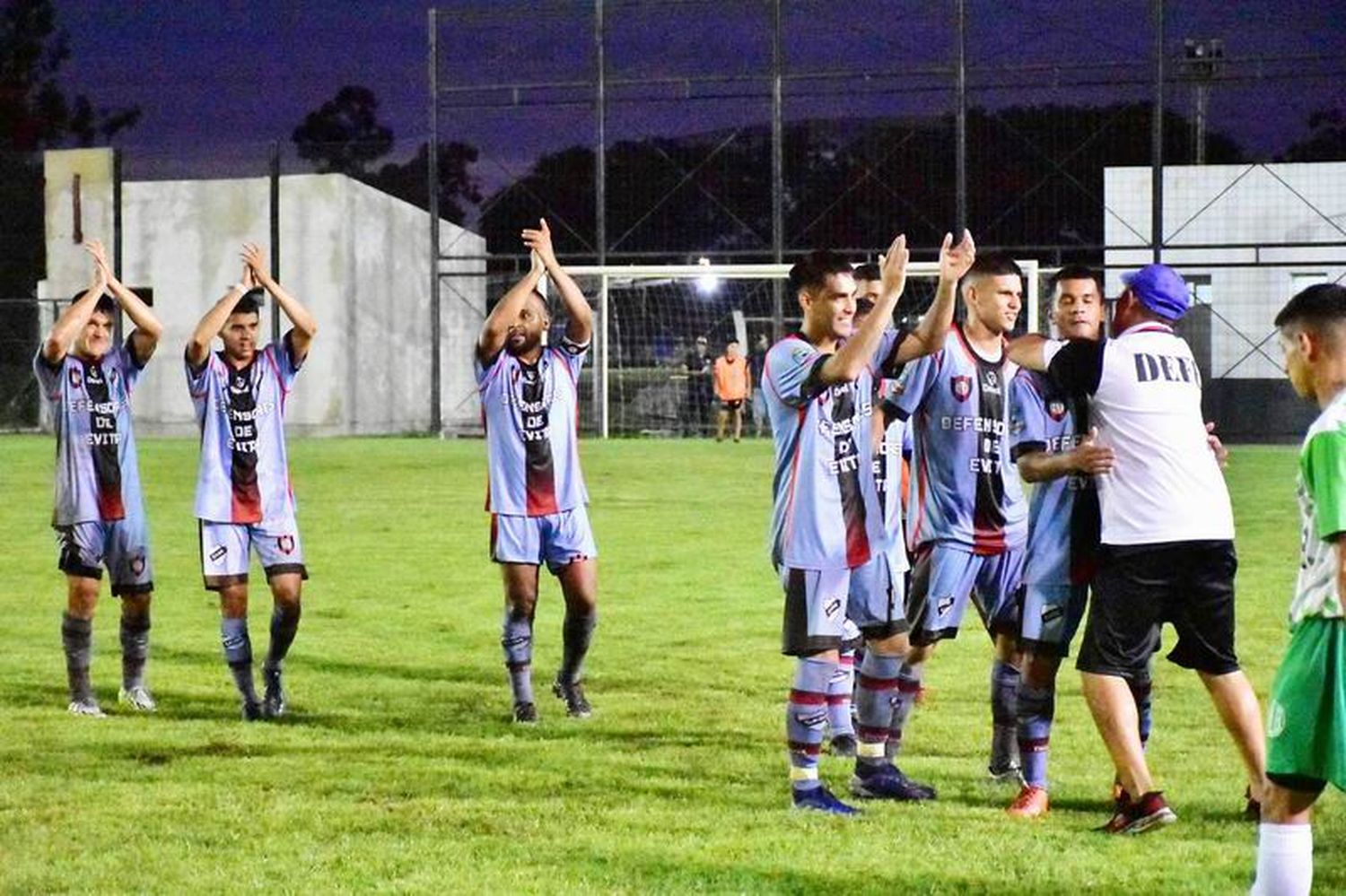 Defensores de Evita superó
a Atlético y está en cuartos