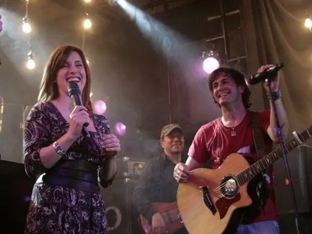 "Nadie te ama como yo", la canción que interpretaron Axel y Soledad ante Francisco