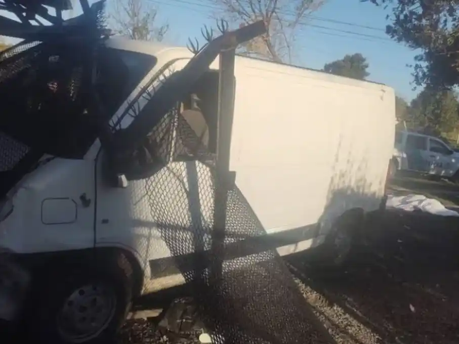 Se incrustó con su camioneta en una vivienda y mató a una adolescente.