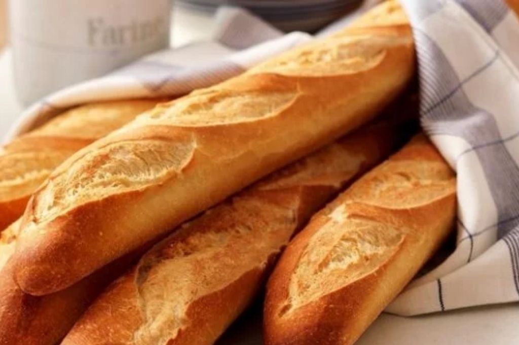Gobierno acordó congelar el precio de la harina y el pan hasta fin de año