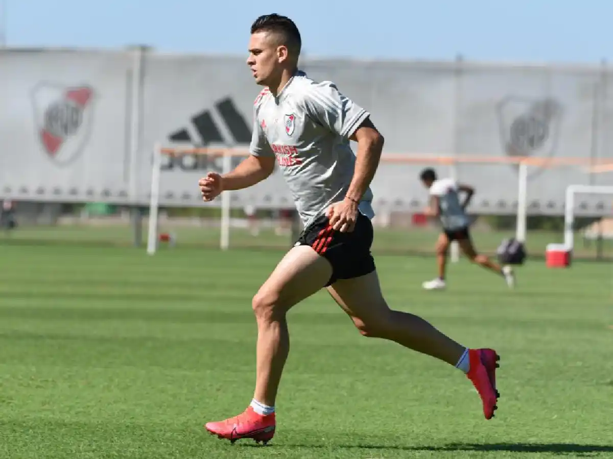 Borré entrenó con normalidad y jugaría contra Racing 