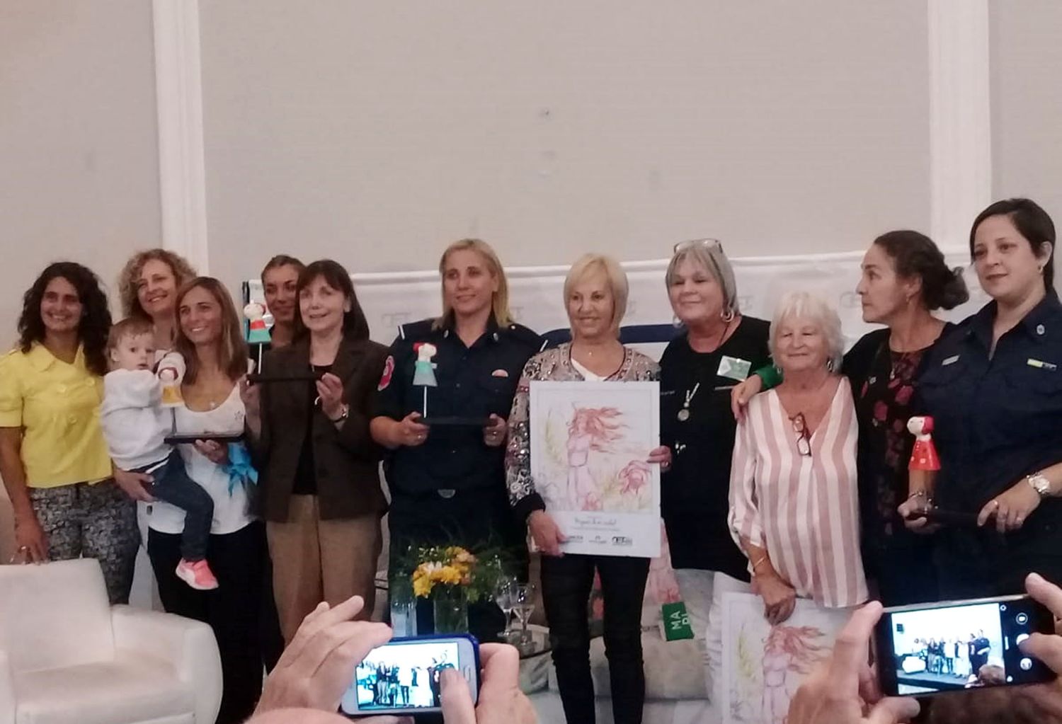 Por su lucha y fuerza para salir adelante, brindaron homenaje a destacadas mujeres tandilenses en la CET