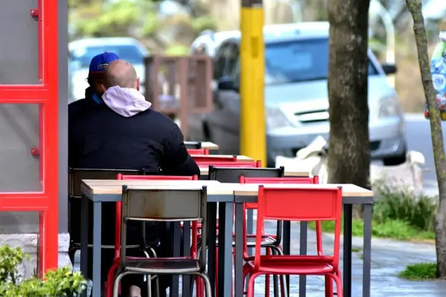 Mar del Plata: Legisladores proponen que los gastronómicos funcionen con mesas afuera previa aprobación de los vecinos