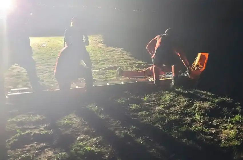 Investigan la muerte de un hombre que se habría arrojado con su auto por un acantilado