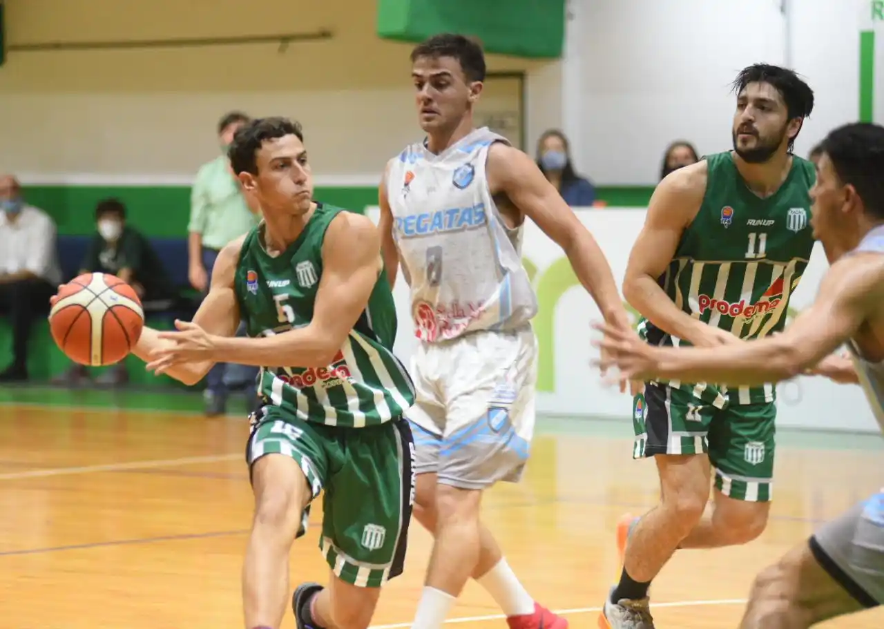 Racing no pudo levantar cabeza y Regatas se llevó un claro triunfo