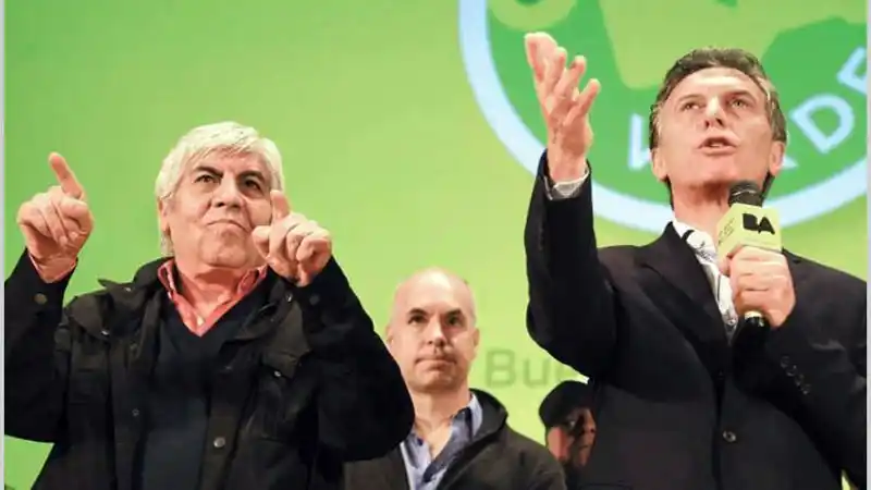 La relación entre Macri y Moyano, en su punto más bajo