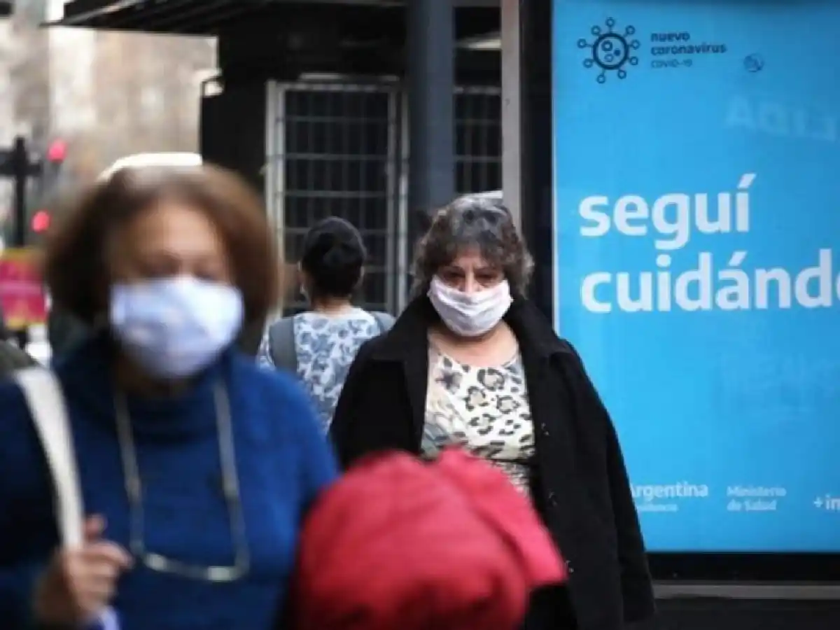Los contagios de covid se redujeron 85% desde el pico de mayo