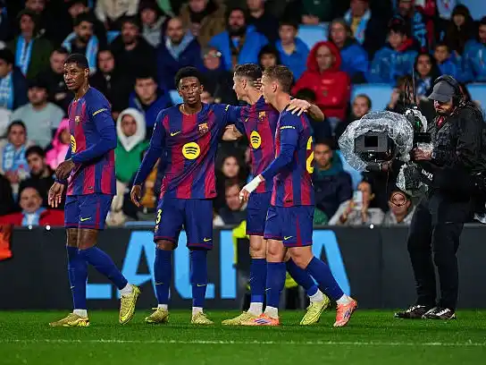 Barcelona goleó y se acercó al Real Madrid