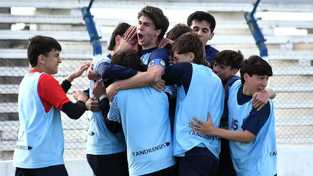 FOTO ACCIÓN 5 BALCARCE En Sub 15, Tandil se aferró a una gran victoria en Balcarce.