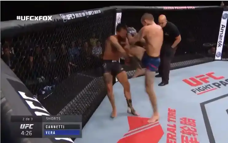 El Ninja Canetti recibió un aluvión de rodillazos y fue noqueado por Marlon Vera
