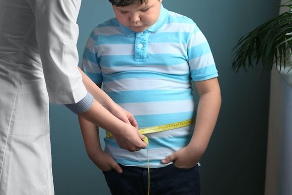 Aumenta la obesidad infantil y adolescente: pantallas, sedentarismo y ultraprocesados en la mira