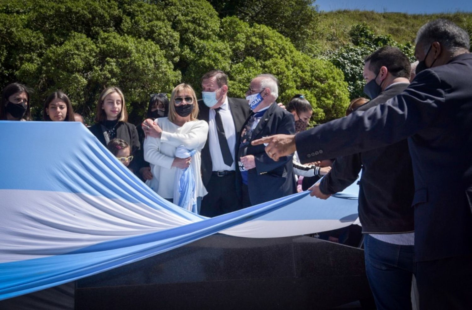 ARA San Juan: "A los héroes, que son sus familiares, la Argentina los lleva en el corazón"