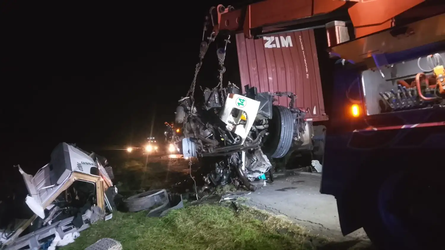 Fuerte choque de camiones en Ruta 14: internaron de urgencia a un chofer en el Hospital Centenario