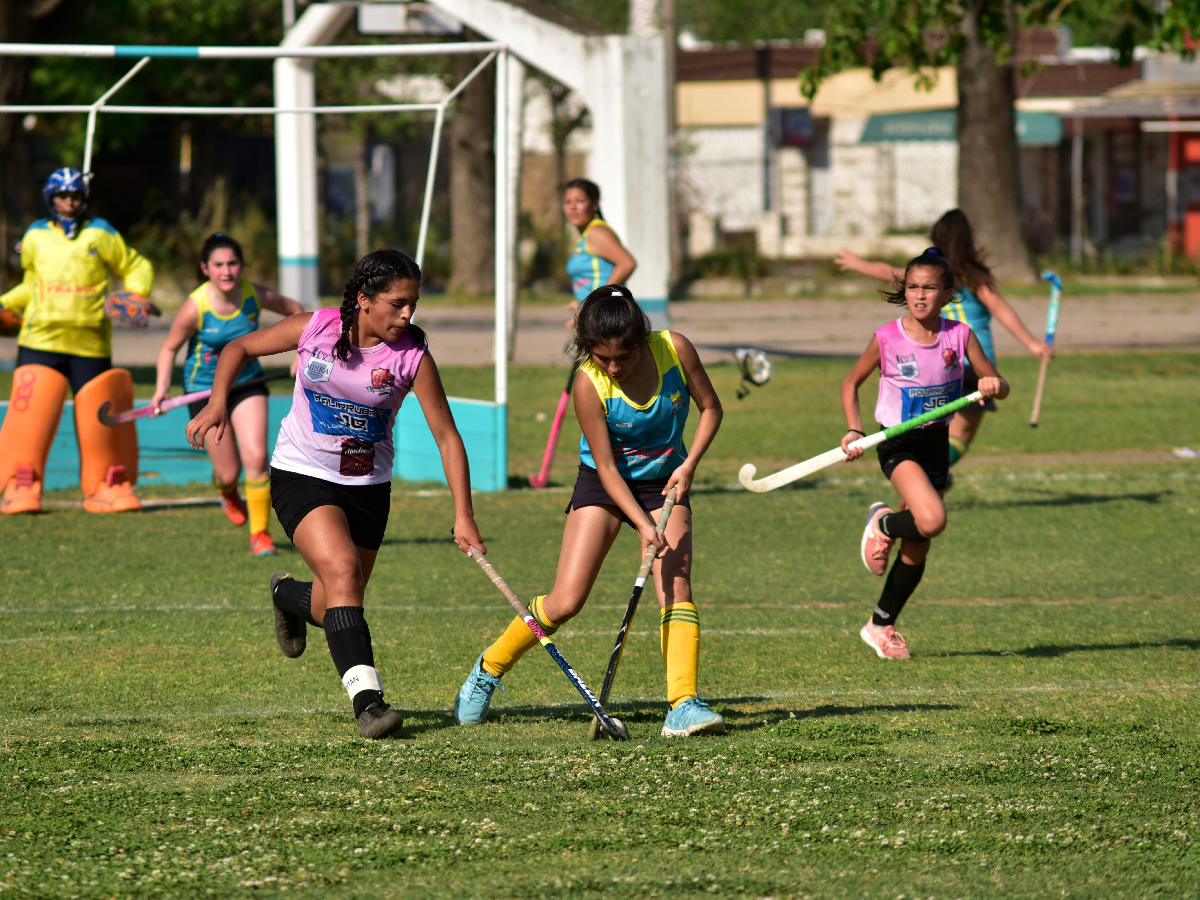 Encuentro en el Polideportivo