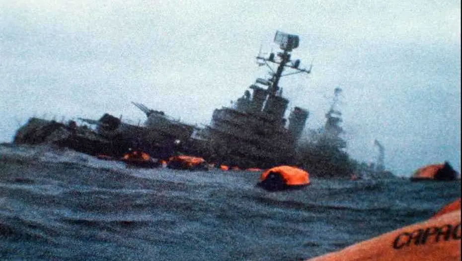 Homenaje a los tripulantes del Crucero Gral. Belgrano