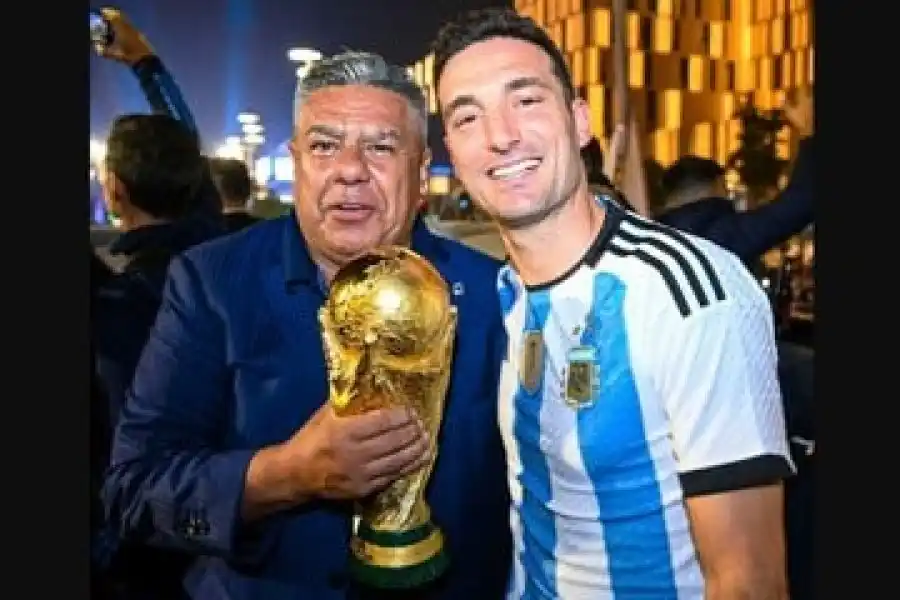 Tapia: “No tengo dudas que Scaloni va a continuar siendo el DT de la Selección Argentina”