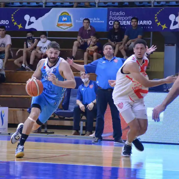 Arde el fondo de la tabla