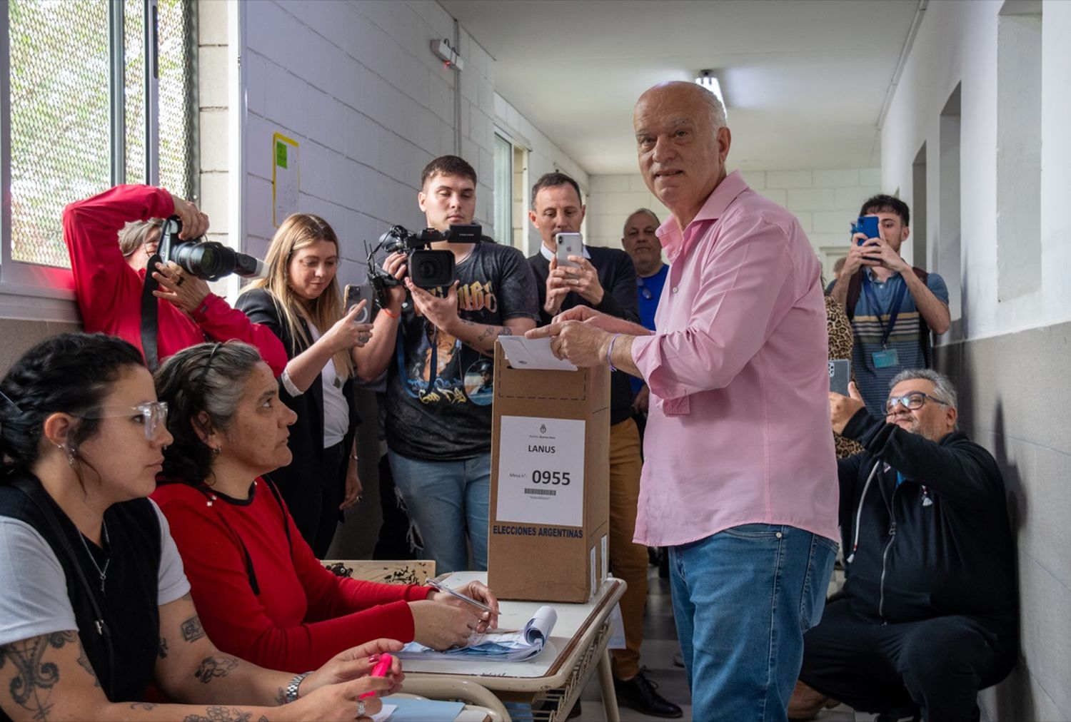 Votó Grindetti: Dijo que hay denuncias sobre boletas de otro distrito y que en Lanús abrieron mesas con normalidad