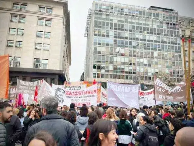 Paro docente: hubo alto acatamiento en 
las provincias gobernadas por la oposición