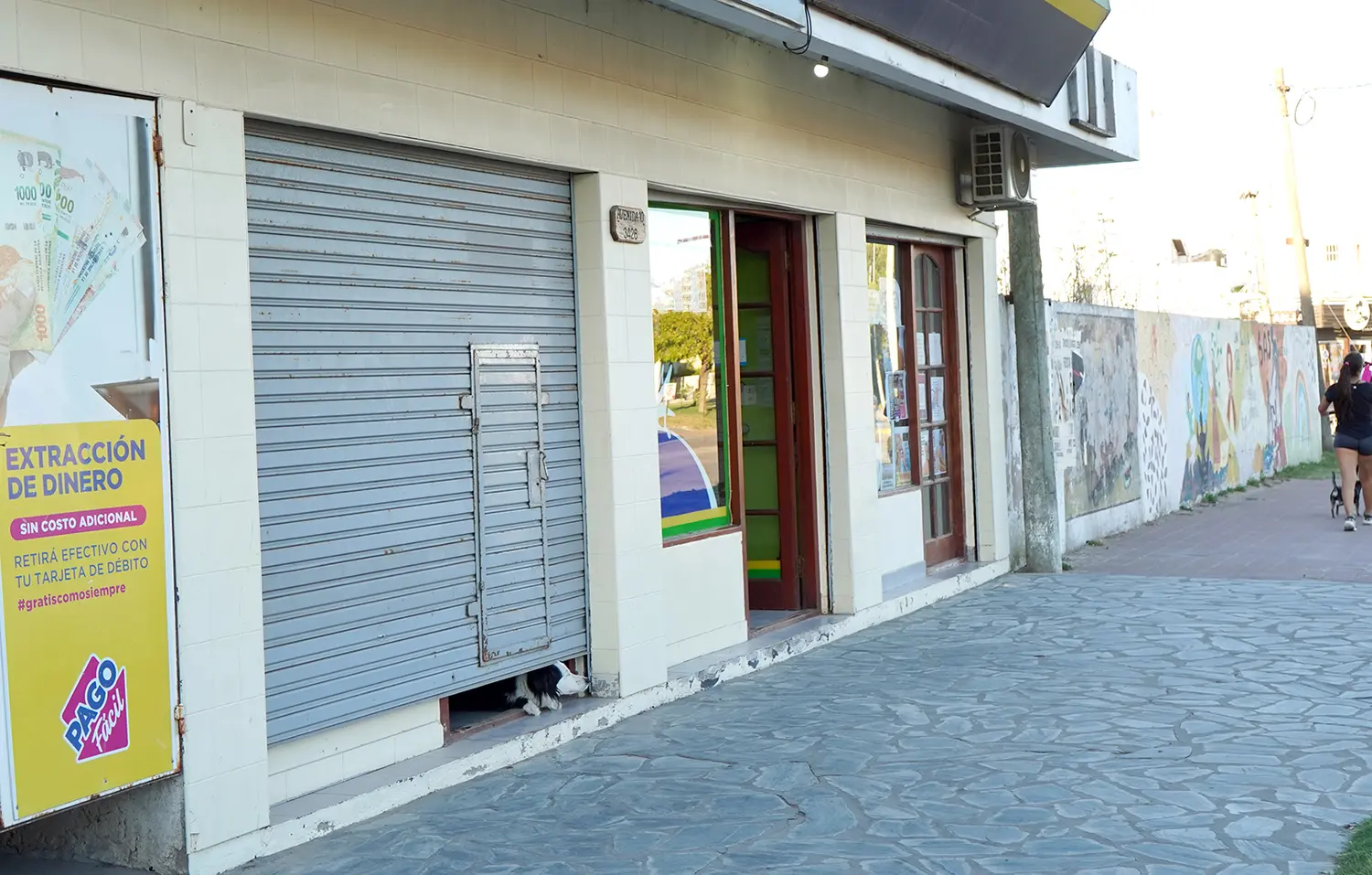Escenario. El local de avenida 10, donde se produjo el violento atraco en enero