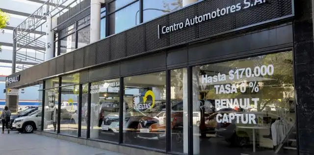 Las concesionarias buscan vender un stock de 260 mil autos

