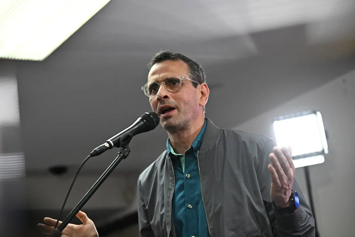 Capriles asegura que la única salida es el voto y no para él, sino para elegir 24 gobernadores y la AN