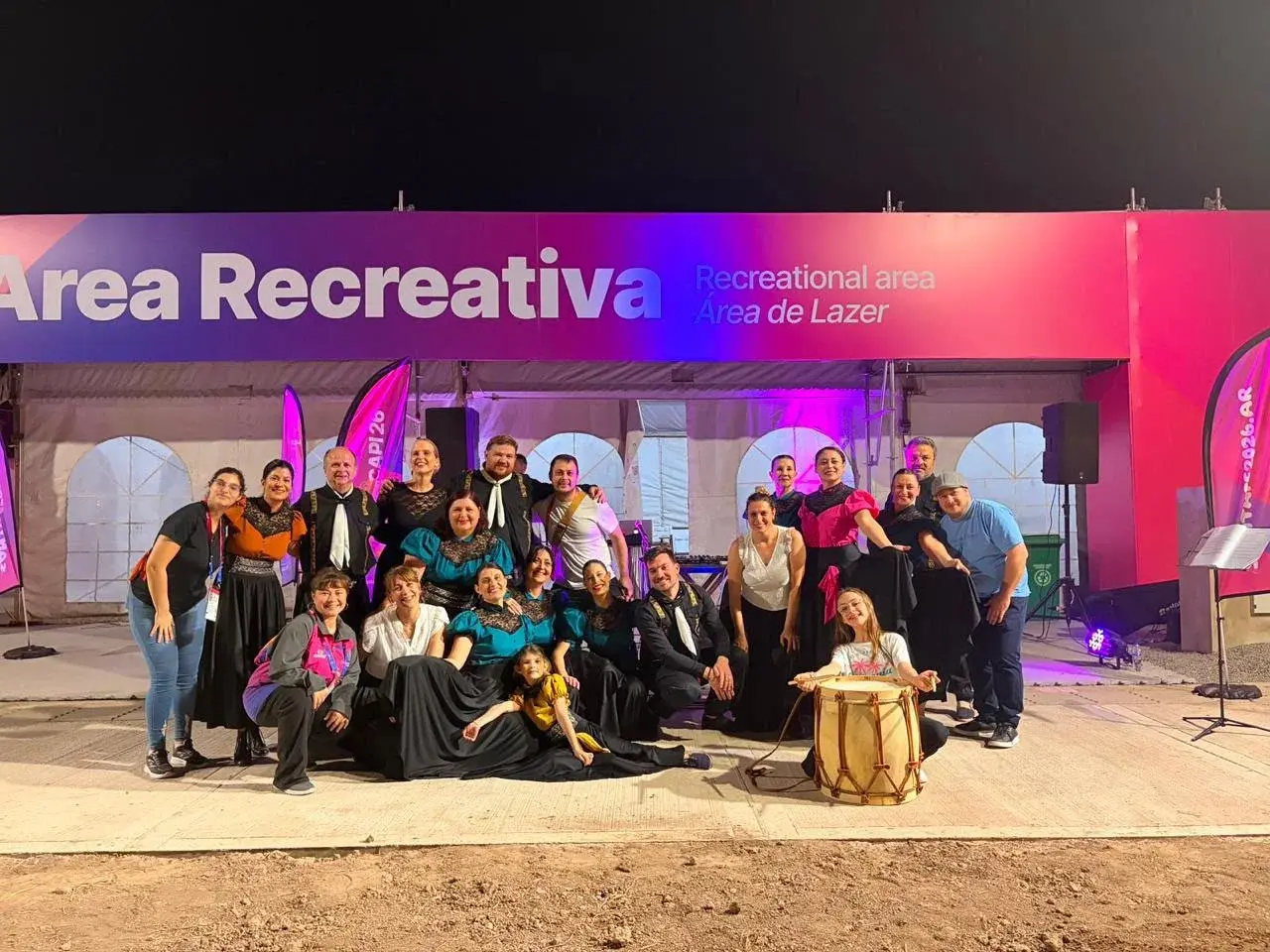 La Villa Suramericana de Rafaela vibró con una peña folklórica improvisada