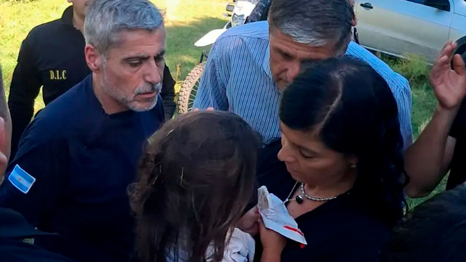 Hallaron sana a la nena de 2 años buscada en Cosquín, investigan cómo desapareció