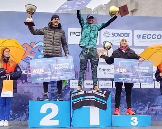 Sergio Hoffman, ganador de la Maratón de Rosario