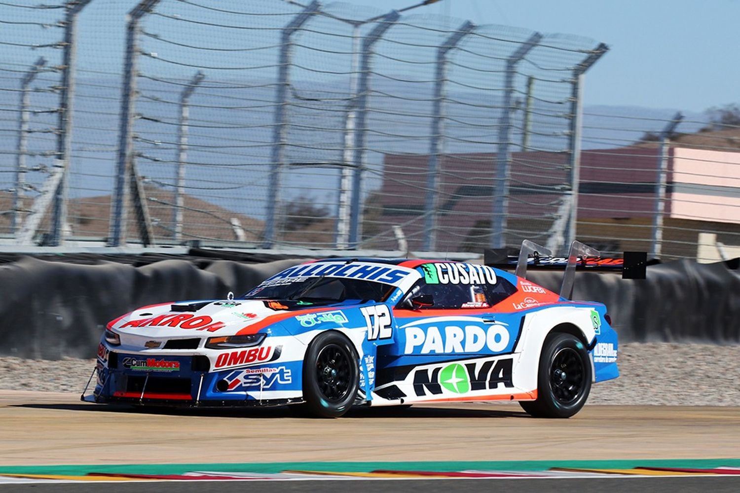 Álvarez ganó el Desafío de las Estrellas con su Chevrolet Camaro