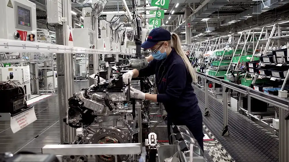 La economía continúa su recuperación y hay más producción