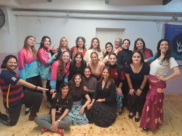 “Almas a compás”: el flamenco vibra con alma entrerriana y músicos en vivo