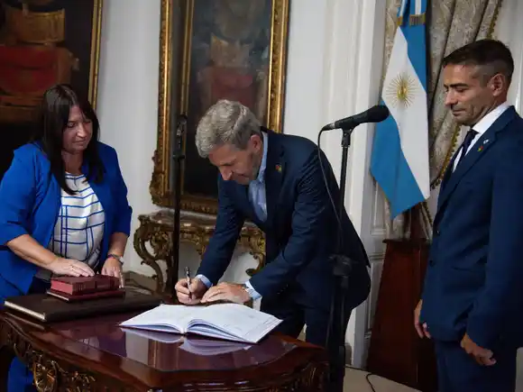 Daniel Blanzaco juró como nuevo ministro de Salud de Entre Ríos