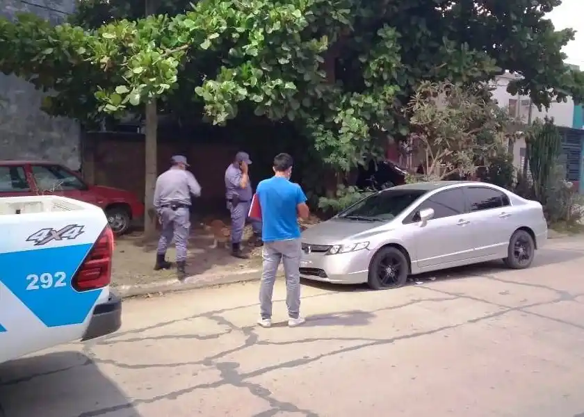 Automovilista chocó una moto y se fugó