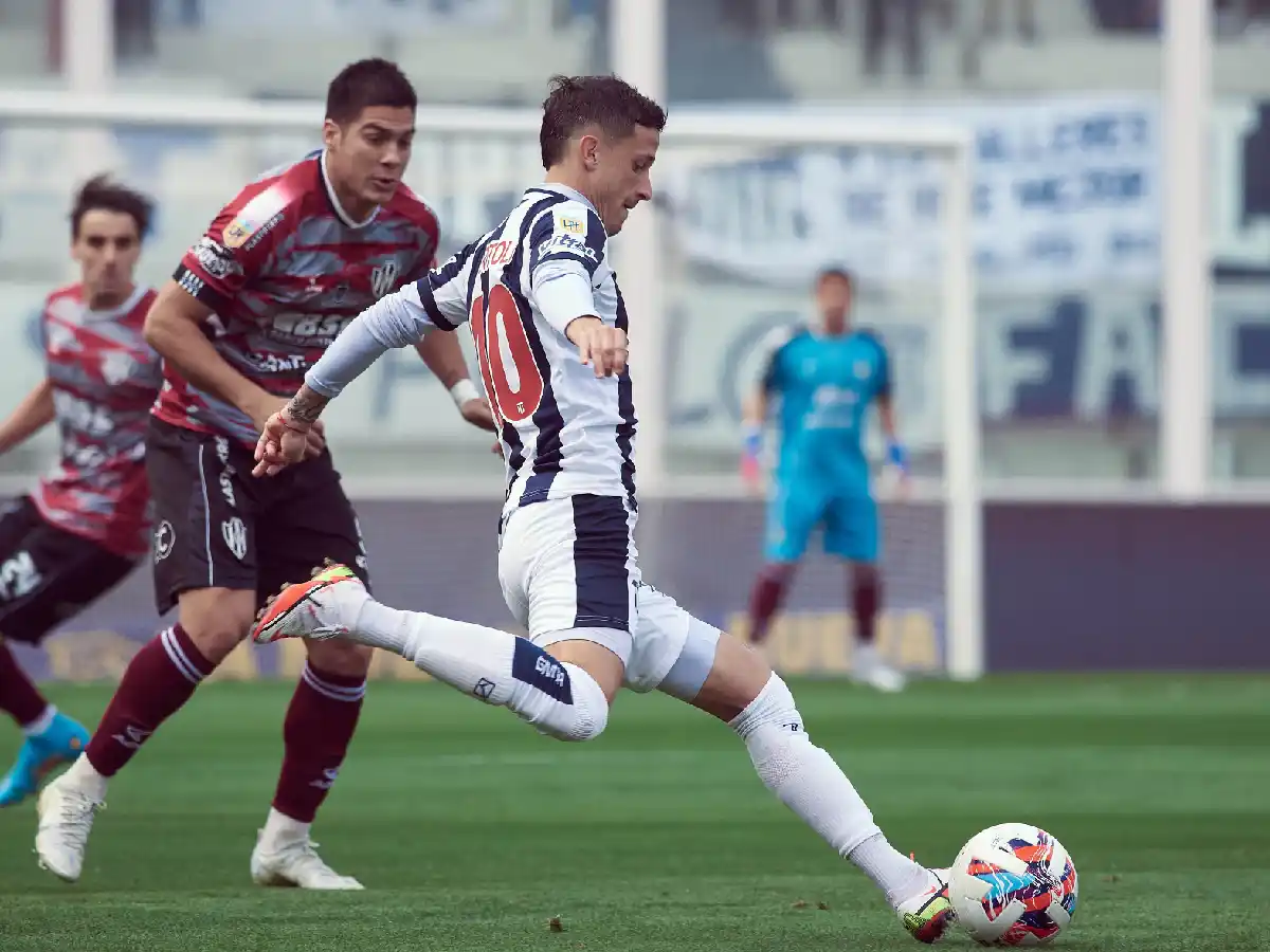 Riaño amargó a Talleres