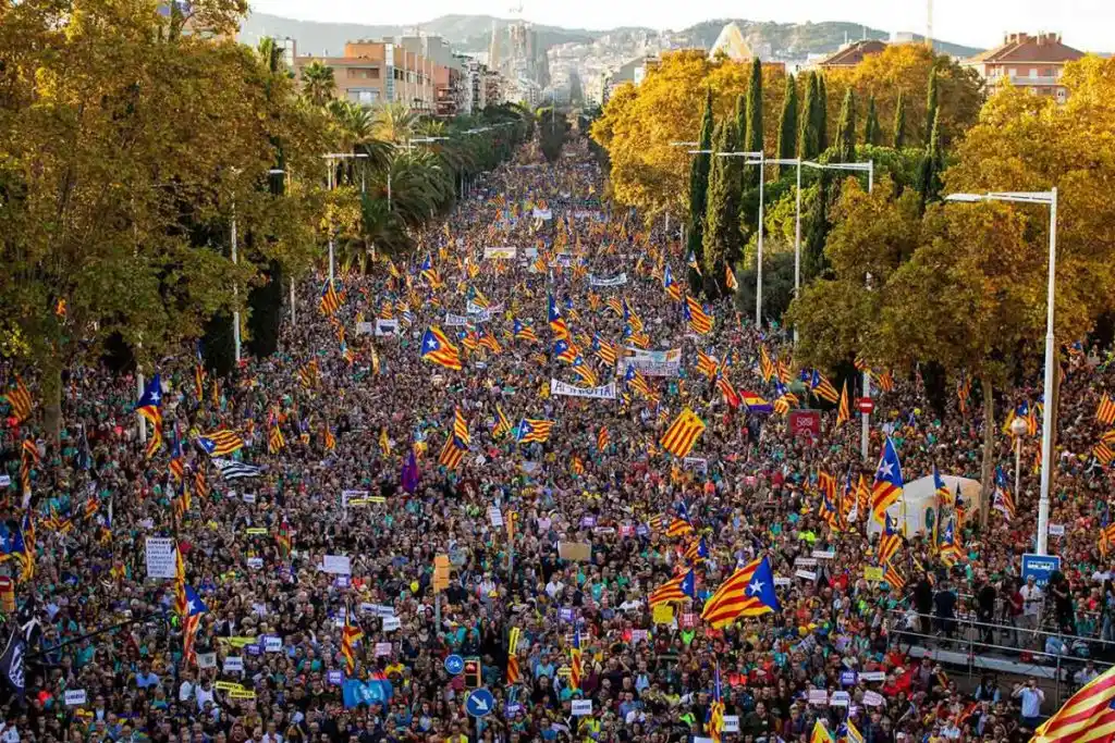 Cientos de miles de independentistas se manifestaron en el centro de Barcelona