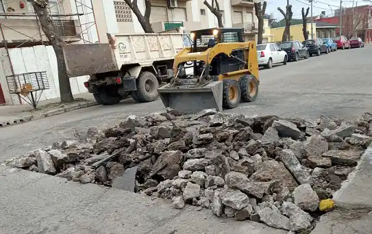 Trabajos de bacheo, ahora en la calle 49